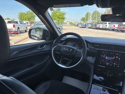 2025 Jeep Grand Cherokee — photo 45 view