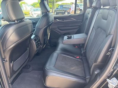 2025 Jeep Grand Cherokee — photo 37 view