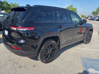 2025 Jeep Grand Cherokee — photo 27 view