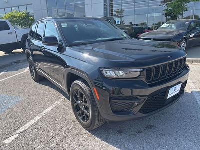 2025 Jeep Grand Cherokee — photo 7 view