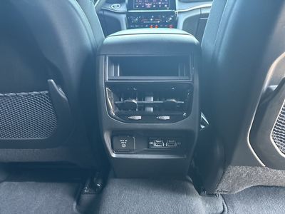 2025 Jeep Grand Cherokee — photo 44 view