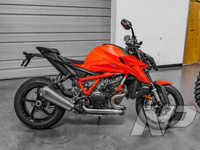 2026 KTM 1390 Super Duke R EVO - Photo 2