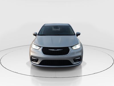 2023 Chrysler Pacifica — side profile view