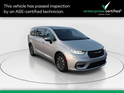 2023 Chrysler Pacifica Hybrid Touring L FWD — front three-quarter view