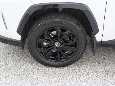 2024 Toyota RAV4 AWD — photo 11 view