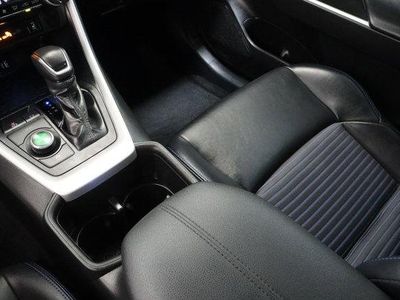2024 Toyota RAV4 AWD — photo 17 view