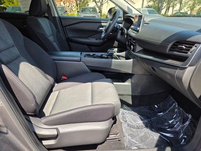 2024 Nissan Rogue — photo 10 view