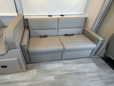 2026 Thor Motor Coach Four Winds — photo 9 view