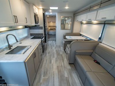 2026 Thor Motor Coach Four Winds — photo 7 view