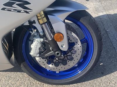 2026 Suzuki GSX-R750 — photo 10 view