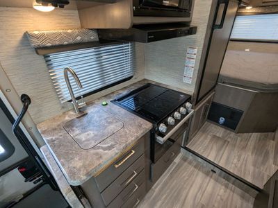 2024 Thor Motor Coach Four Winds — photo 21 view