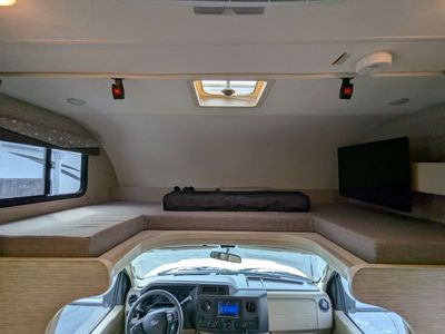 2024 Thor Motor Coach Four Winds — photo 9 view