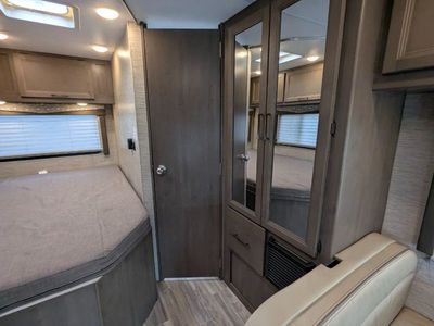 2024 Thor Motor Coach Four Winds — photo 7 view