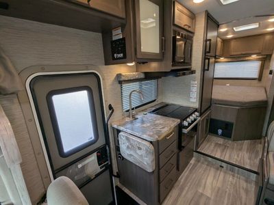 2024 Thor Motor Coach Four Winds — photo 19 view