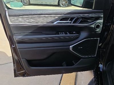 2022 Jeep Wagoneer - Photo 12