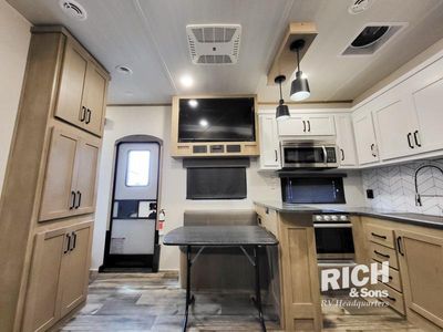 2023 Keystone Raptor - Photo 12
