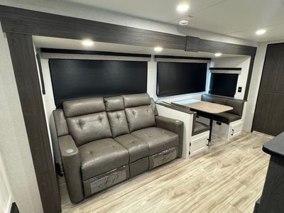 2026 Venture Stratus - Photo 14