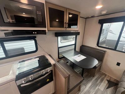 2026 Jayco Jay Flight SLX — photo 9 view