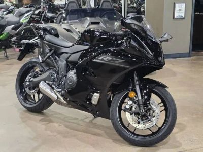 2026 Yamaha YZF-R7 — front three-quarter view