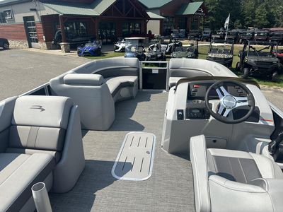 2024 Bennington 22 SXSB — photo 10 view