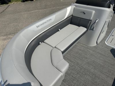 2024 Bennington 22 SXSB — photo 13 view