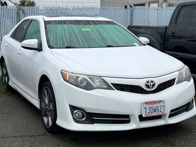 2014 Toyota Camry - Photo 3