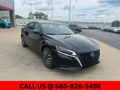 2025 Nissan Altima - Photo 3
