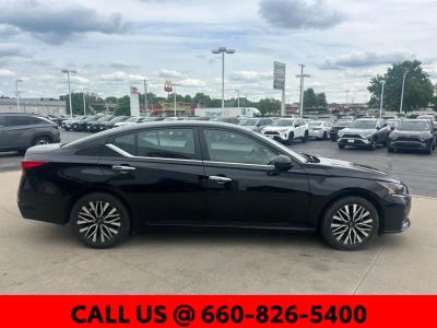 2025 Nissan Altima - Photo 4