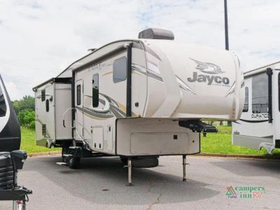 2018 Jayco Eagle HT — front three-quarter view