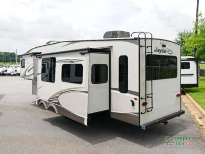 2018 Jayco Eagle HT — interior view