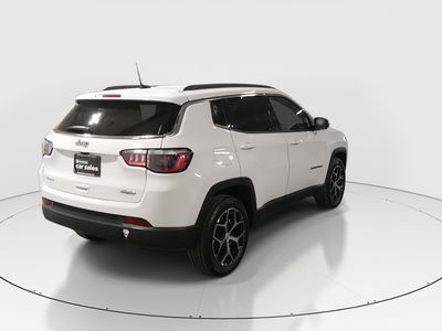 2024 Jeep Compass — photo 7 view