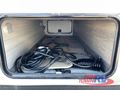 2025 Gulf Stream RV Kingsport Ranch — photo 10 view