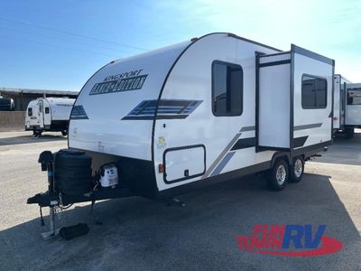 2025 Gulf Stream RV Kingsport Ranch — front three-quarter view