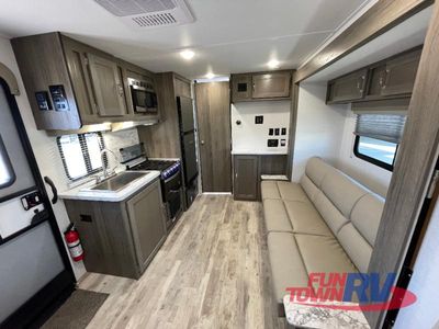 2025 Gulf Stream RV Kingsport Ranch — photo 14 view