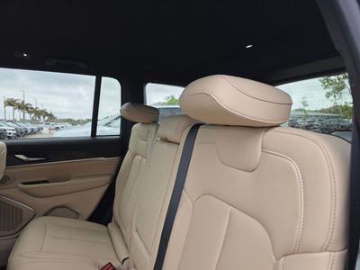 2026 Jeep Grand Cherokee — photo 7 view
