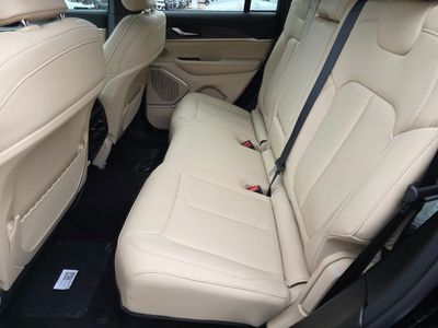 2026 Jeep Grand Cherokee — photo 8 view