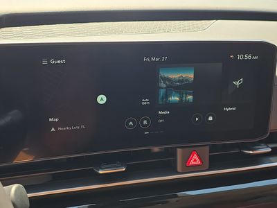 2026 Kia Carnival Hybrid - Photo 25