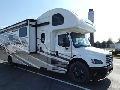 2026 Thor Motor Coach Pasadena — front three-quarter view
