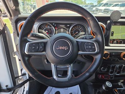 2023 Jeep Gladiator — photo 25 view