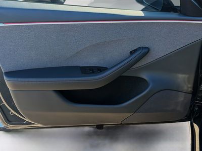 2025 Tesla Model 3 — photo 21 view