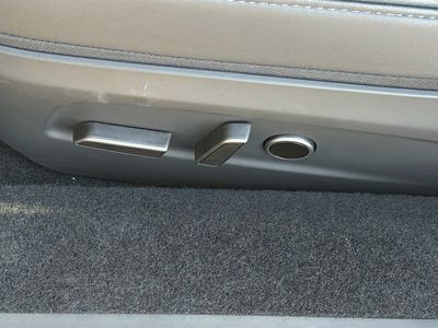 2025 Tesla Model 3 — photo 24 view