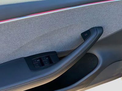 2025 Tesla Model 3 — photo 22 view