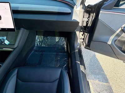 2025 Tesla Model 3 — photo 17 view
