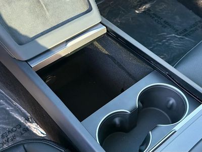 2025 Tesla Model 3 — photo 28 view