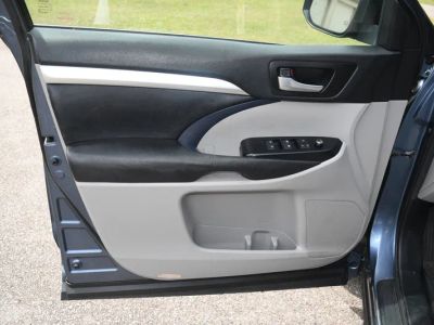 2017 Toyota Highlander - Photo 9