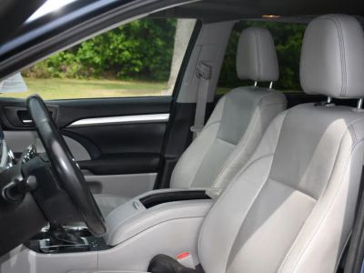 2017 Toyota Highlander - Photo 11