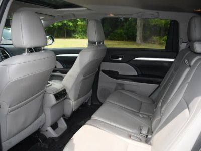 2017 Toyota Highlander - Photo 15