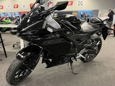 2026 Yamaha YZF-R3 — front three-quarter view