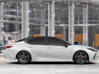 2026 Toyota Camry - Photo 12