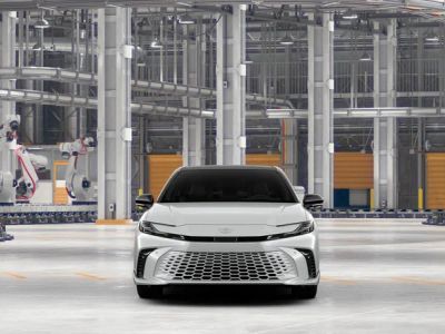 2026 Toyota Camry - Photo 17